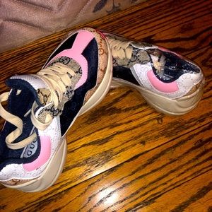 COPY - Kids (girl’s) size 6 Gucci shoes brand new!!!!!!